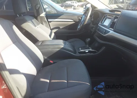 2015 Toyota Highlander Le/Le Plus z USA, uszkodzony, nr VIN 5TDBKRFH4FS181064